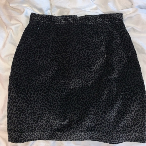 VINTAGE❤️ cheetah print velour skirt - Picture 4 of 9